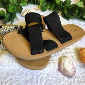 3/$30 Roxy Black Slide Sandals